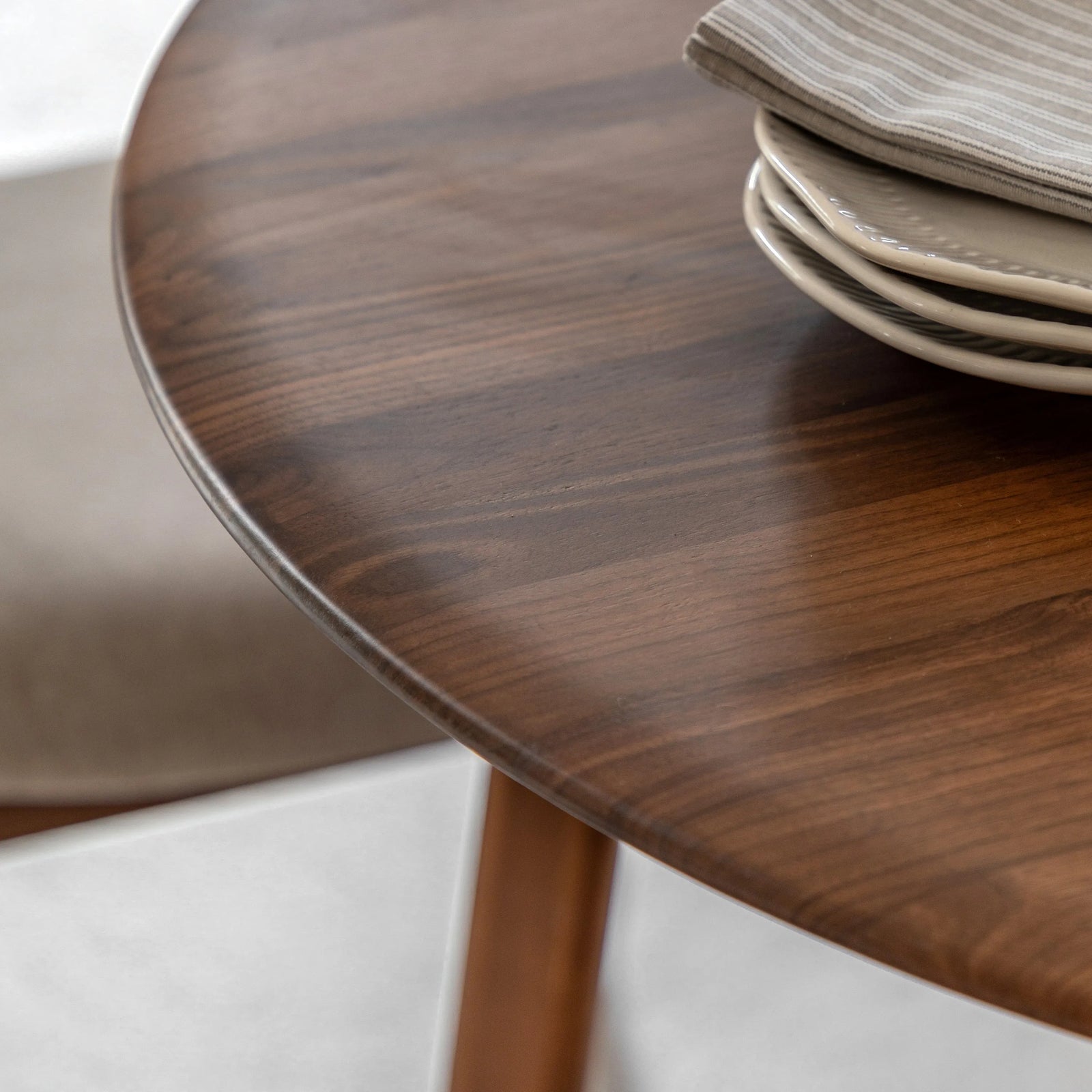 Madrid Round Dining Table in Walnut - 3