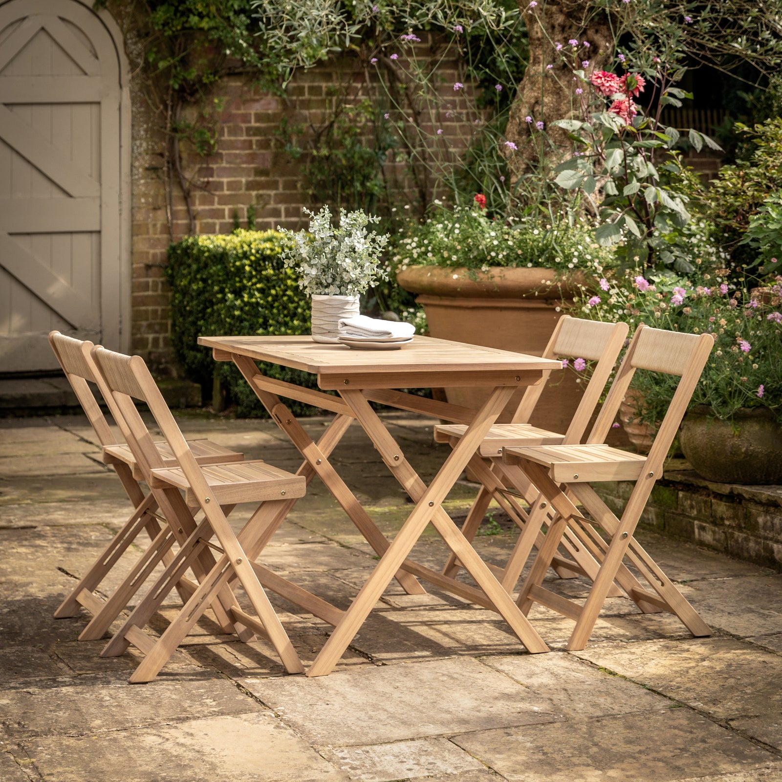 Ensemble de table pliable Lindos de Gallery Garden - Finition naturelle