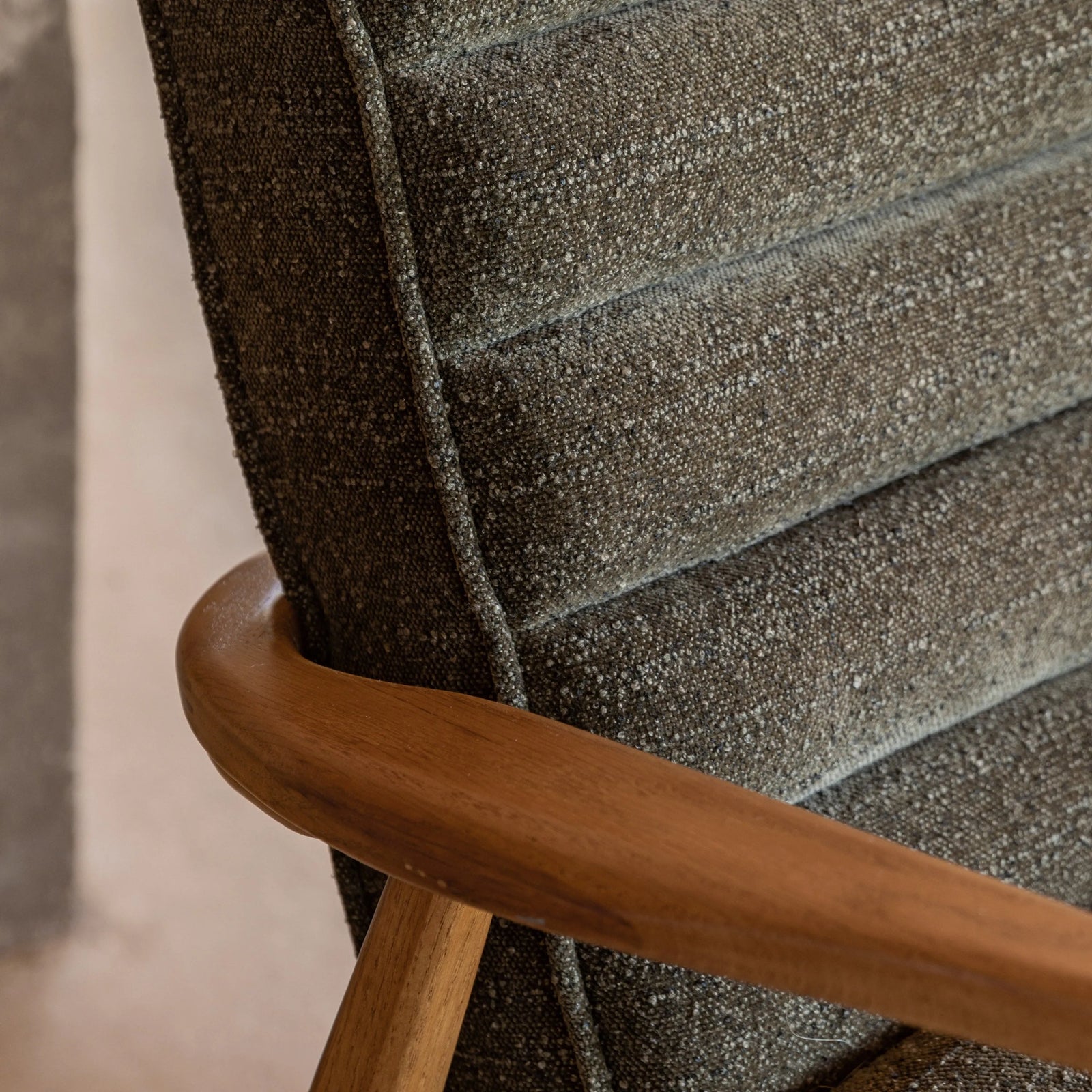 Fauteuil Datsun en tissu bouclé vert - 3