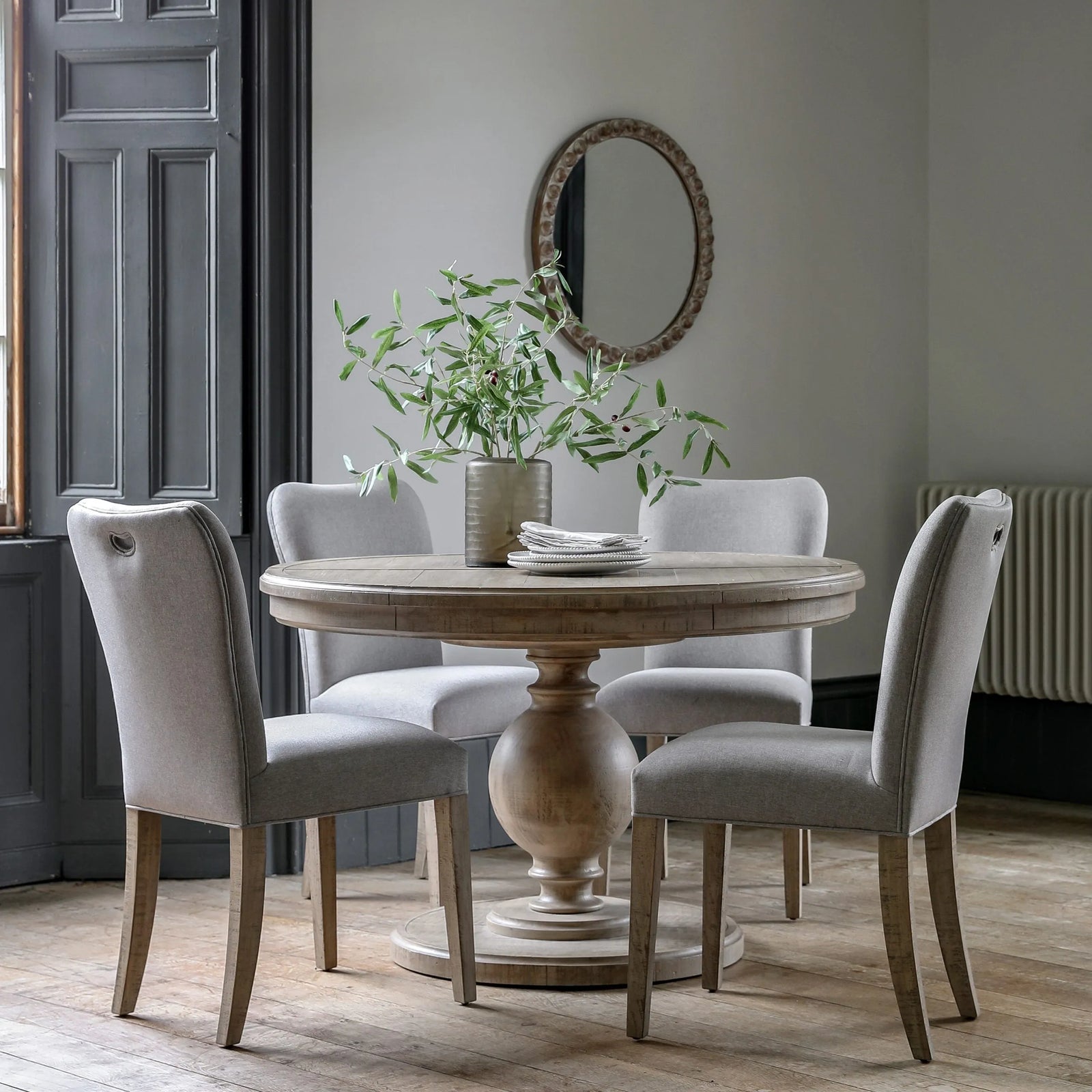 Jeu complet Vancouver Table à Manger Ronde Extensible 120cm-160cm et 4 Chaises Confortables
