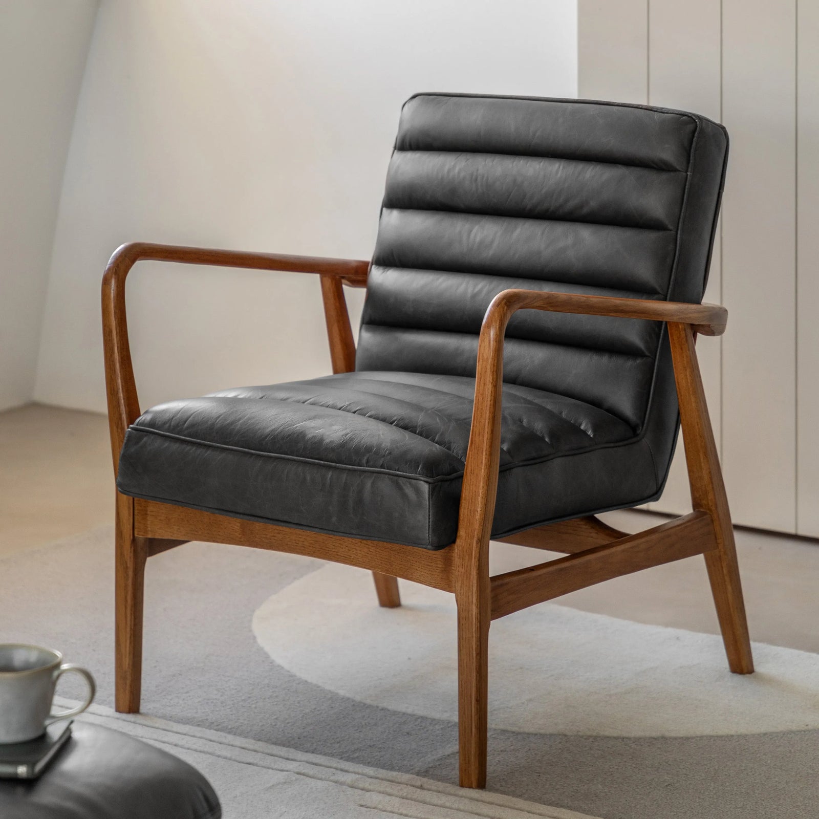 Fauteuil Datsun en Cuir Noyer Antique