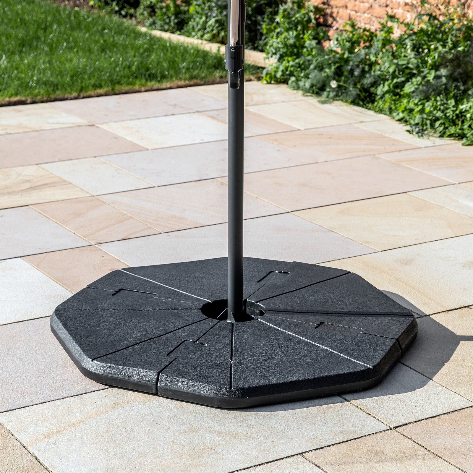 Galerie Jardin Vazzano Base de parasol déporté