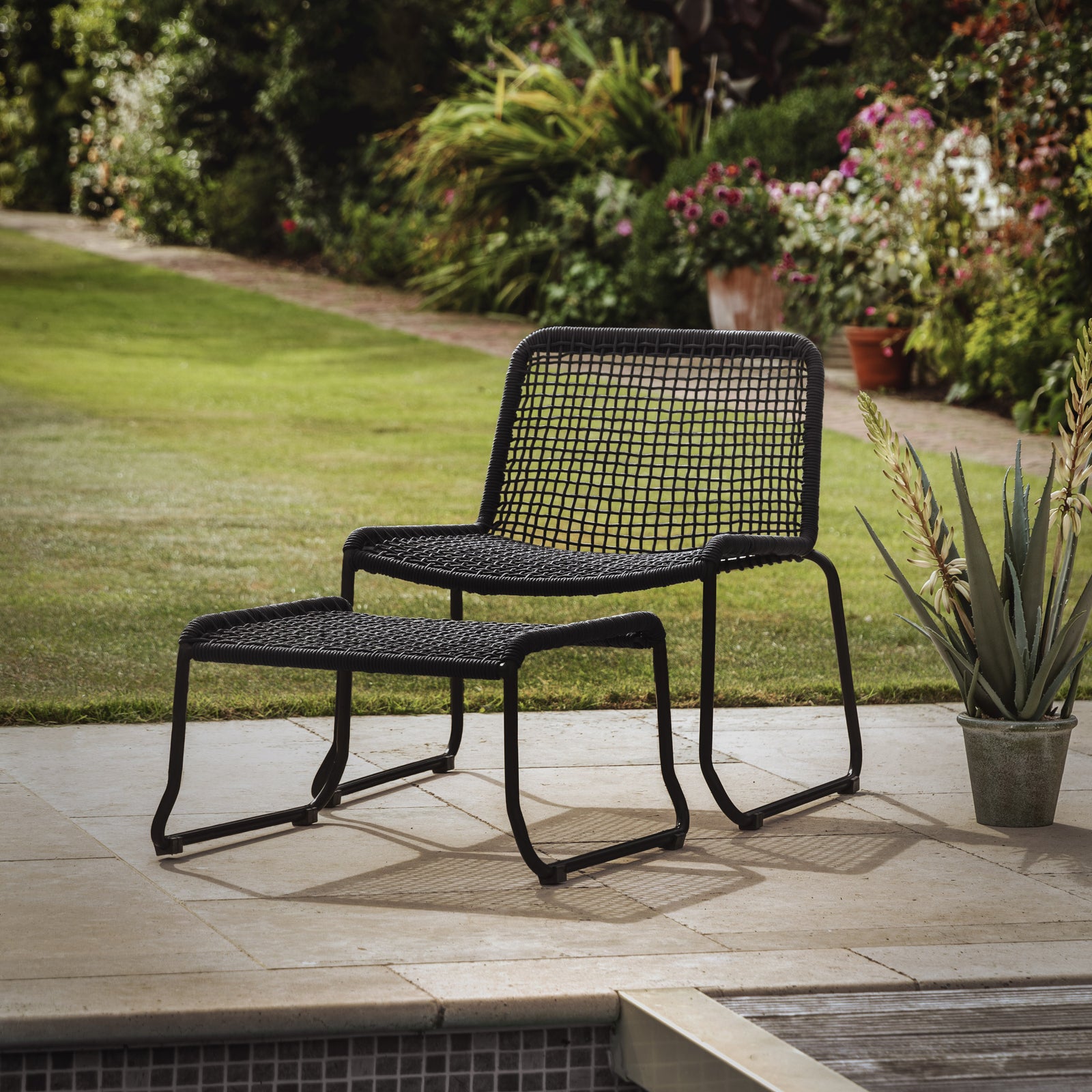 Chaise Longue Sassano Gallery Garden avec Repose-Pieds Noir