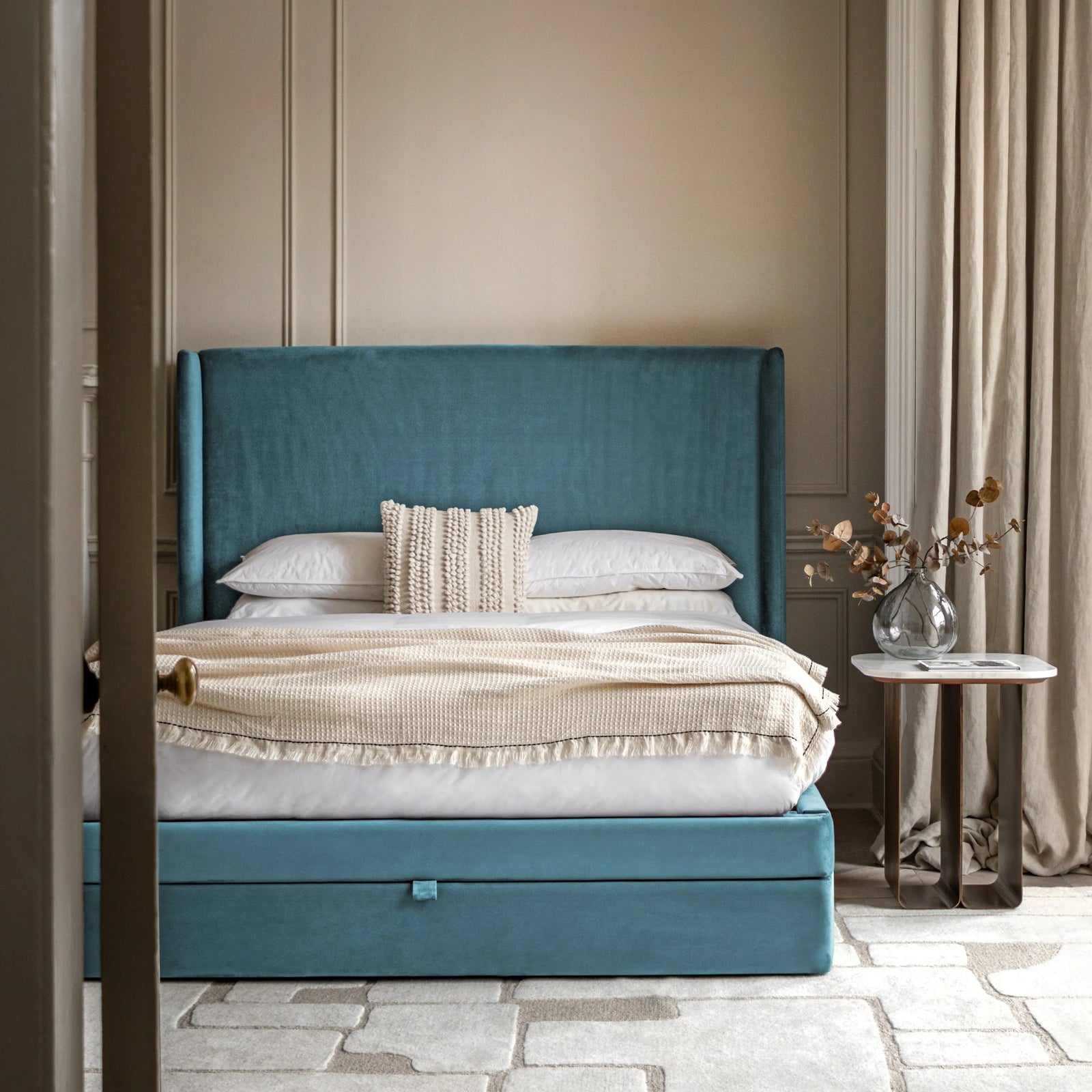 1. Lit King Size Halstead de en teinte Atlantic