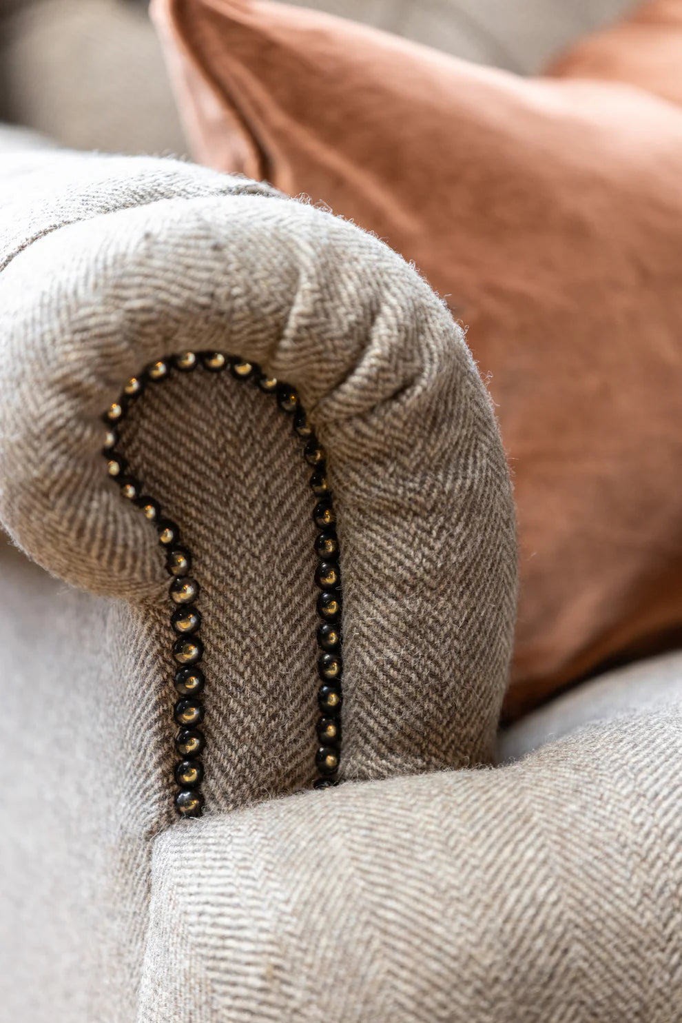 Arbroath Petit Sofa in Jura Stag Harris Tweed - 3