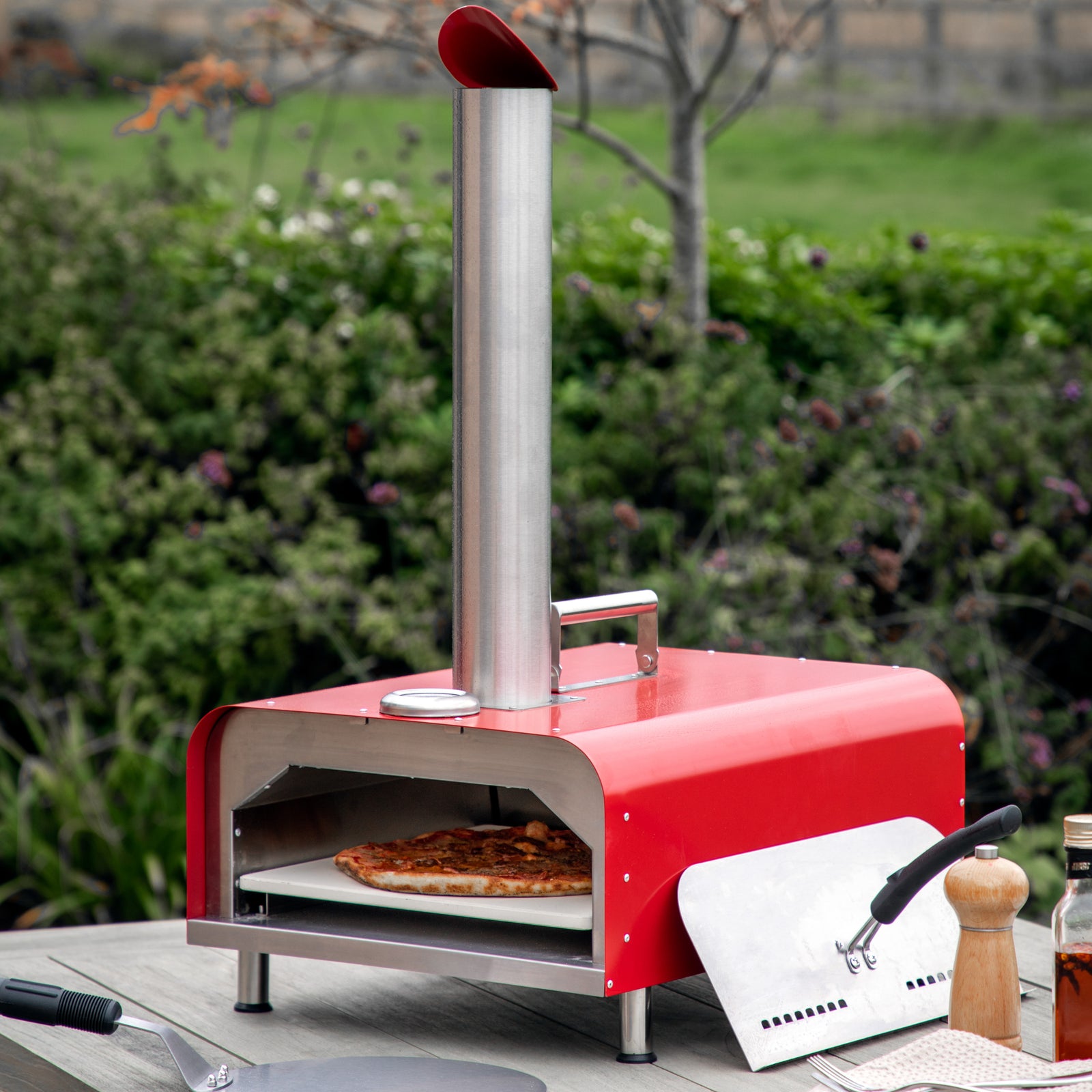 Four à pizza au granulé Sassari Jardins d'Élégance en Rouge