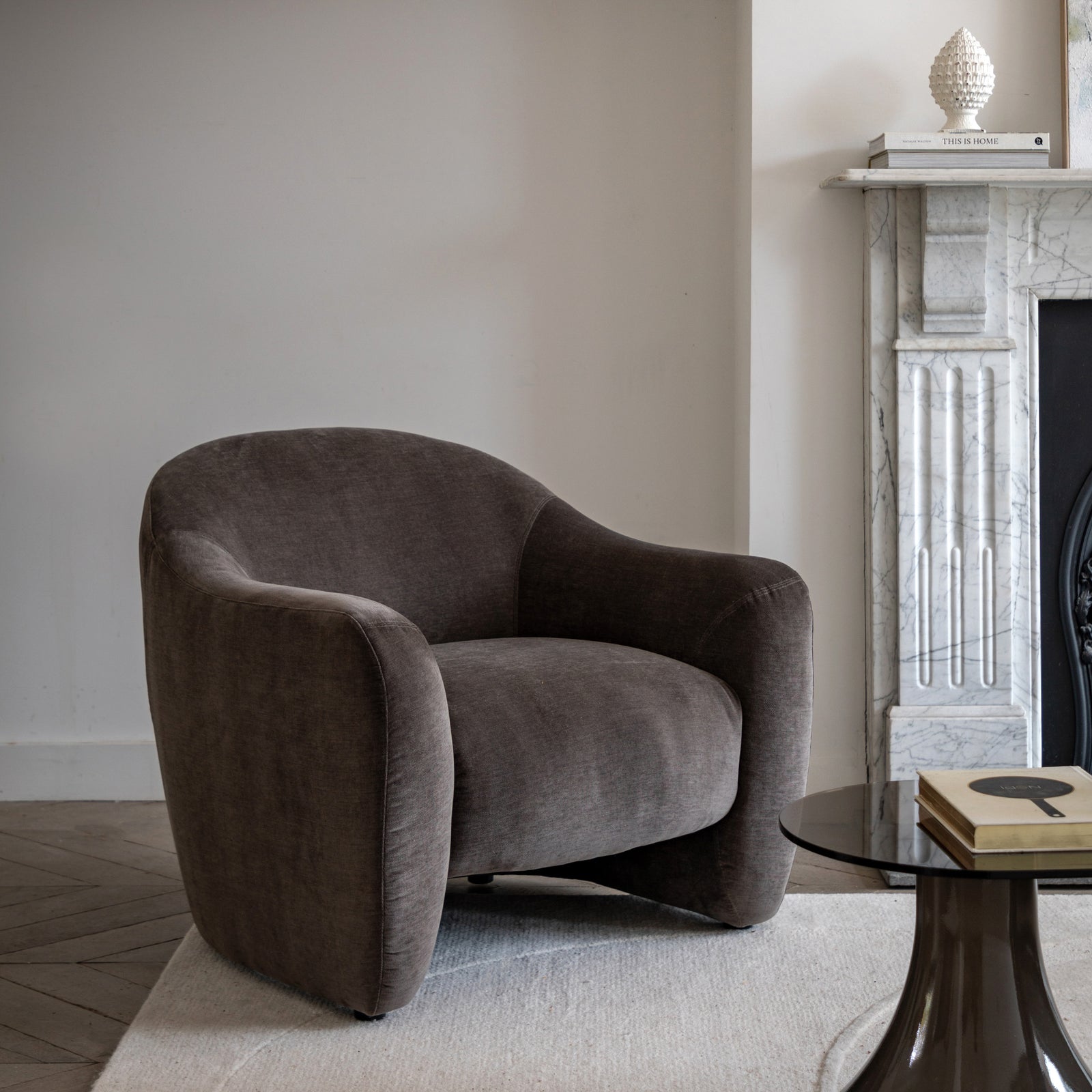Arona Armchair