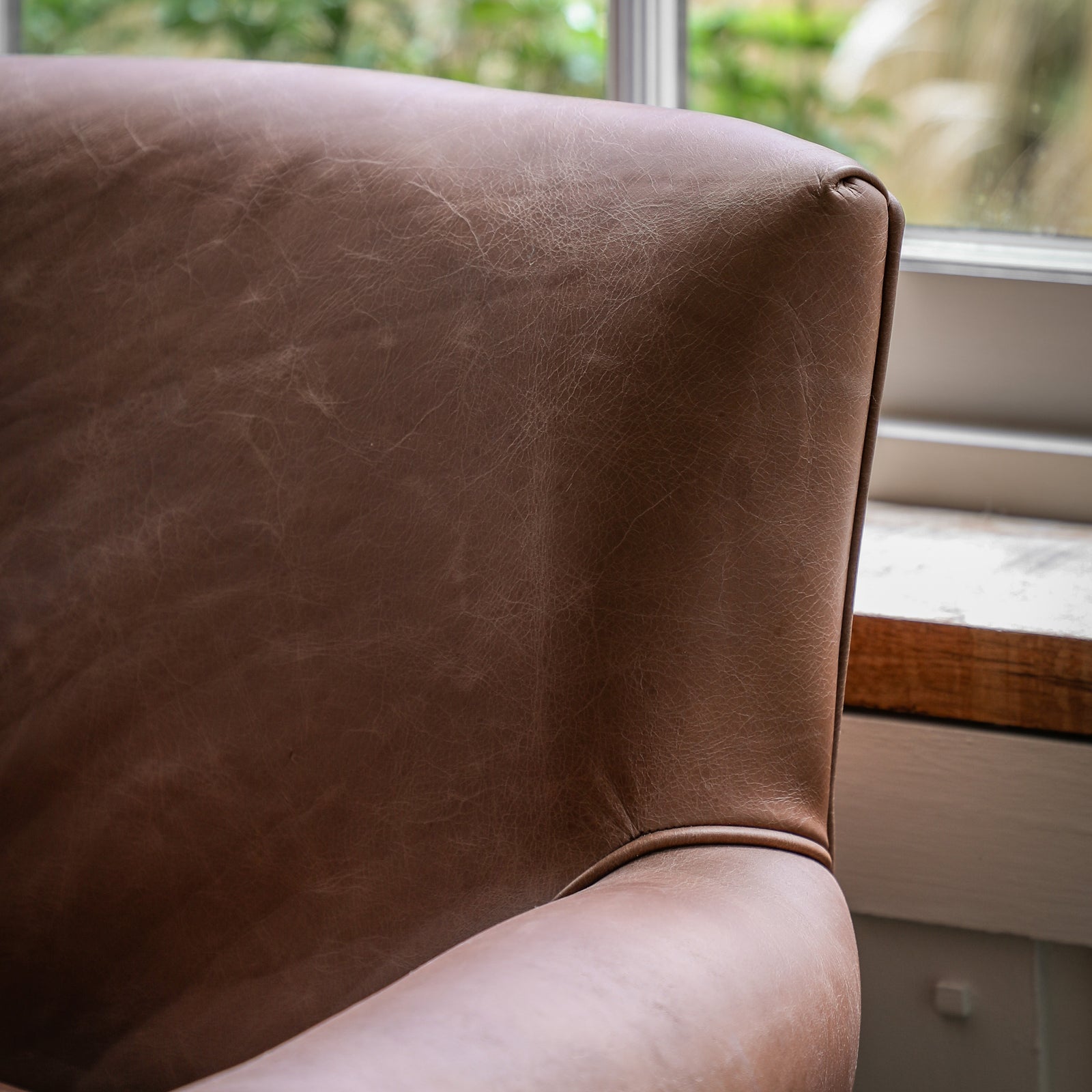 Fauteuil Mr. Paddington en Cuir Marron Vintage – Siège de Caractère avec Pieds en Houppier Massif - 4