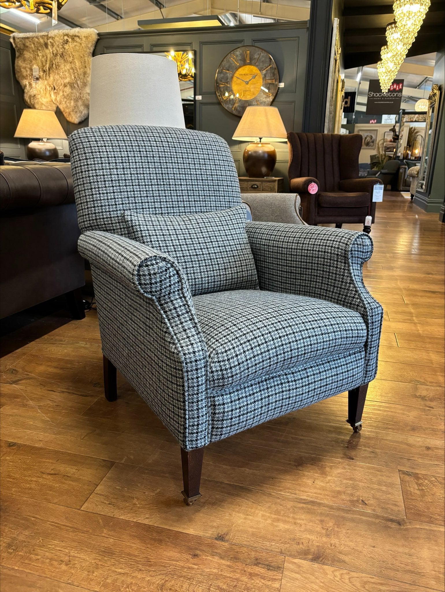 Chaise Bowmore en Harris Tweed authentique motif Ébène Houndstooth - 3