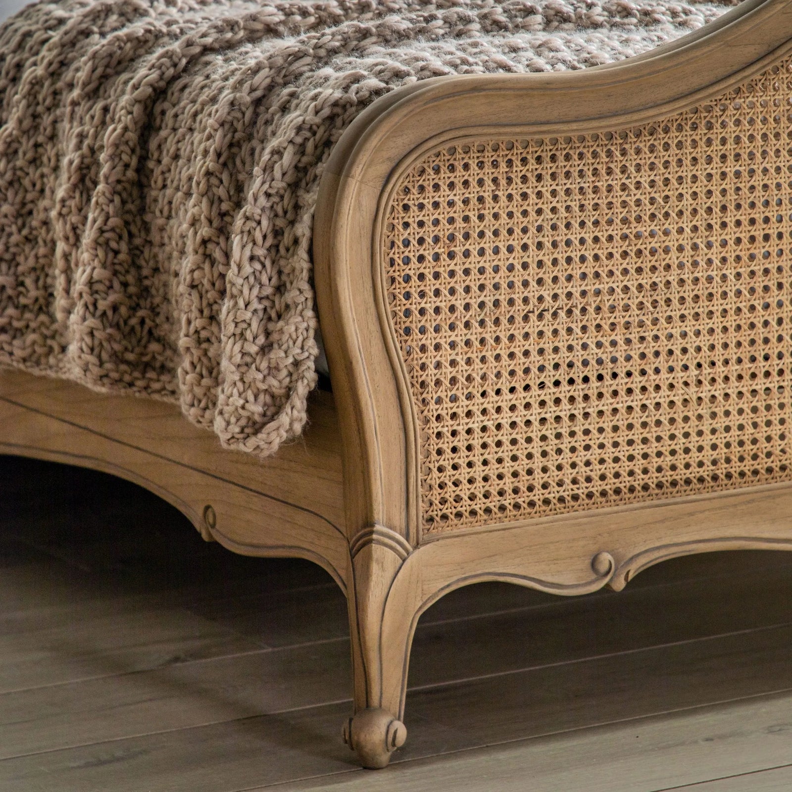 Chic Weathered Kingsize Cane Bed - 3