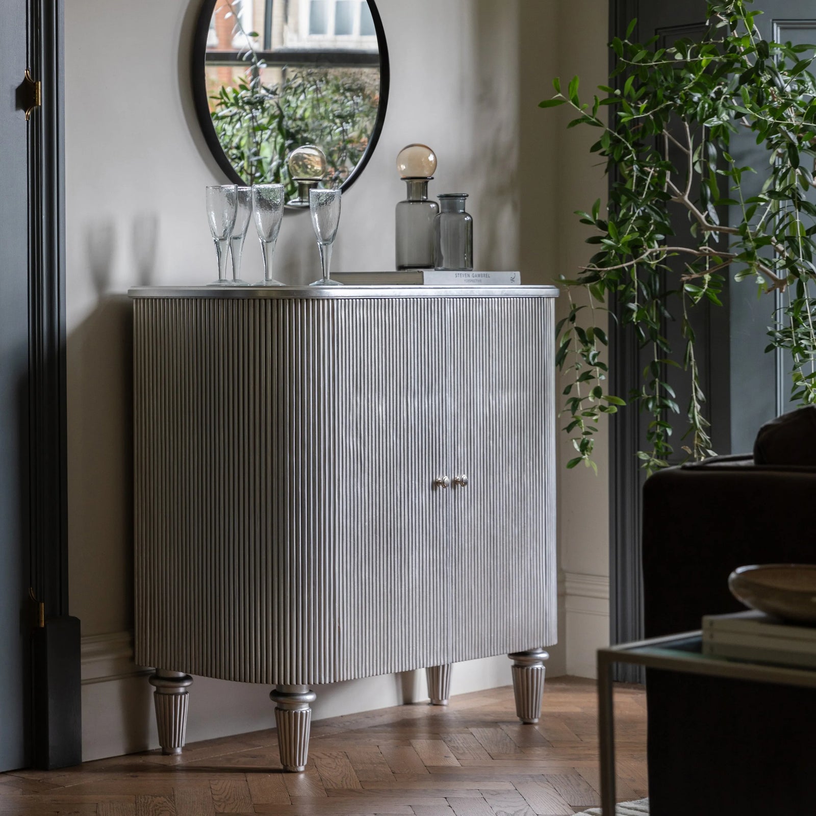 Jeeves - Vitrine de rangement à boissons en finition argentée, design rétro élégant