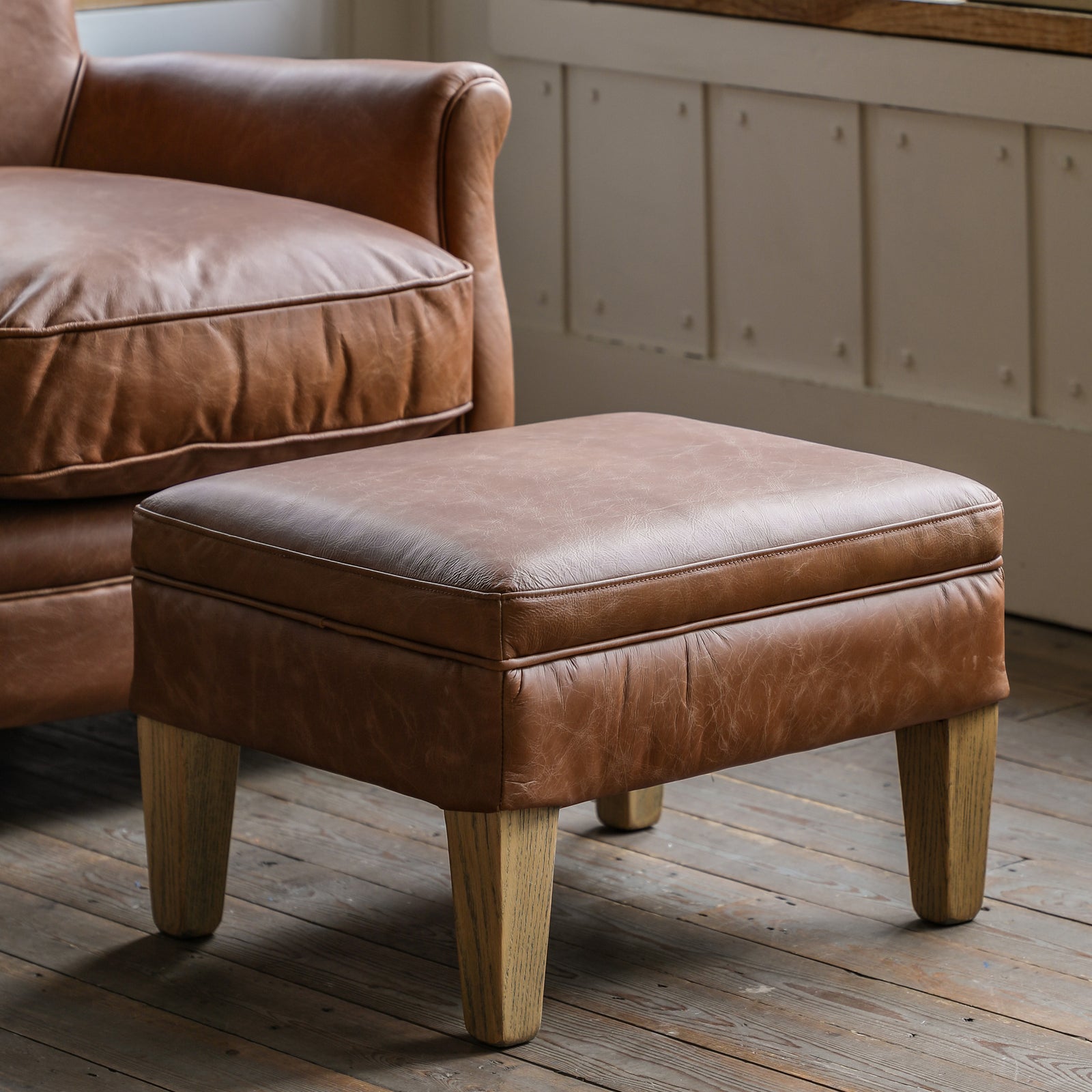 Mr. Paddington Stool in Vintage Brown Leather