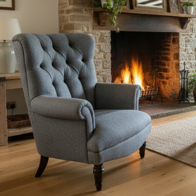 Fauteuil Regent en tissu Basalte chevron avec galon Old Bard